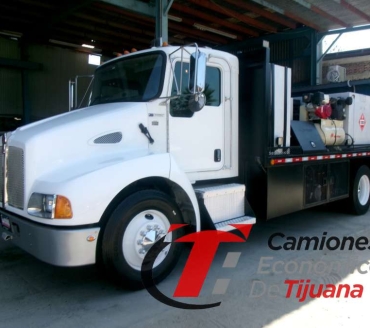 2006 KENWORTH T300 CAMION ORQUESTA DE COMBUSTIBLES Y LUBRICANTES