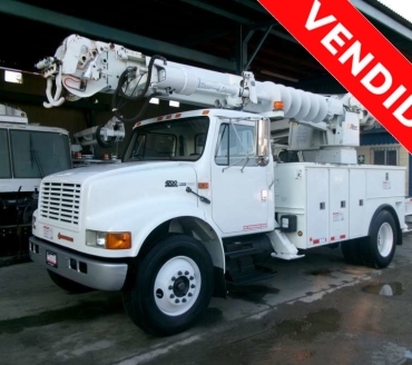 2001 INTERNATIONAL 4700 CAMION BARRENADOR