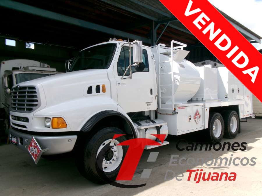 2005 STERLING LT9500 CAMION ORQUESTA DE COOMBUSTIBLES Y LUBRCANTES 