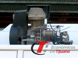 2007 PETERBILT 335 CAMION ORQUESTA DE COMBUSTIBLES Y LUBRICANTES h