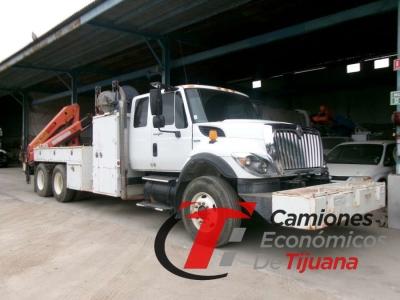 2005 Sterling LT9500 camión orquesta de combustibles y lubricantes