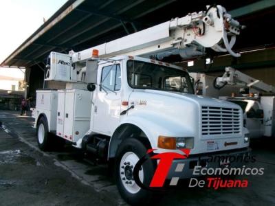 2001 International 4700 camión barrenador
